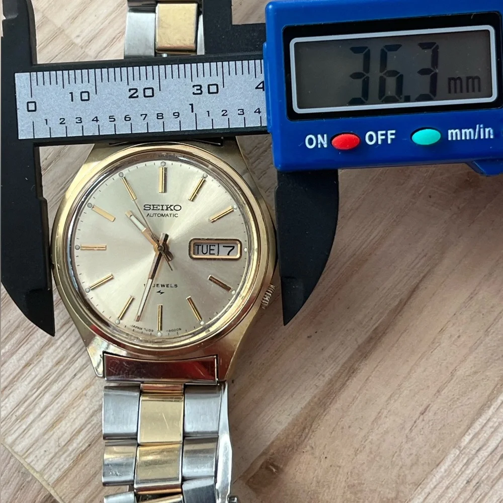Seiko Automatic 17 Jewels Rare Vintage Men's Watch Gold-Dial Two-Tone Bracelet